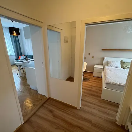 Quiet 2-bedroom Close To Center